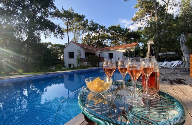 Villa Parfaite et Lumineuse Avec Piscine Dans un Parc Privé