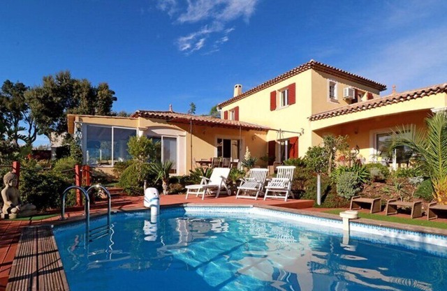 VILLA POOL PANORAMIC VIEW