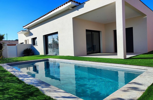 VILLA REVA with swimming pool, between land and sea