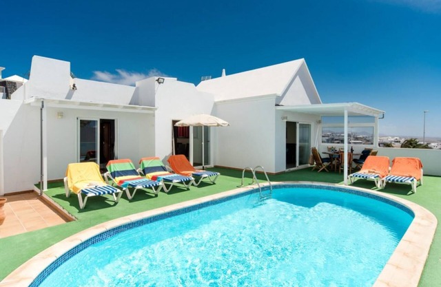 Villa Reyes - Three Bedroom Villa, Sleeps 6