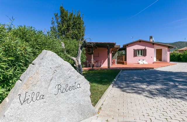 Villa "Roberta" 400 Meters From the Sea