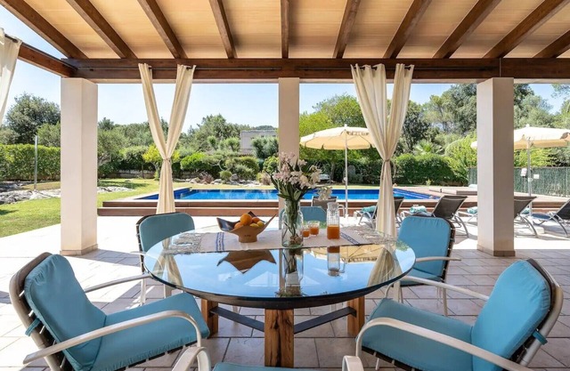 Villa 'S'Alzinar' with Mountain View, Wi-Fi and Air Conditioning