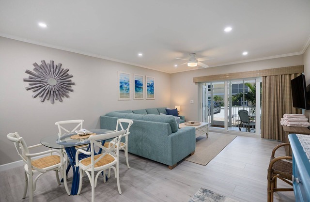 Villa Sanibel 1D- Stunning Walk Out Beach Condo