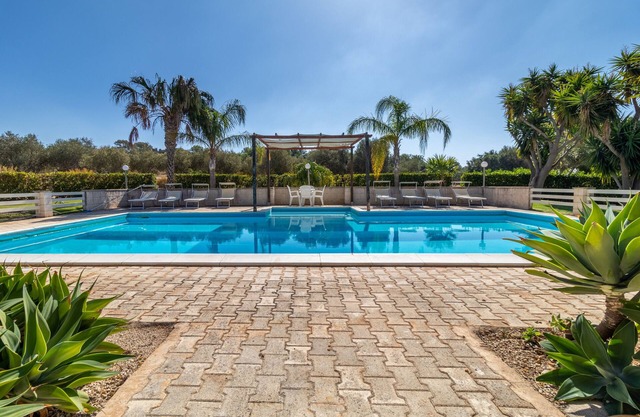 Villa 'Santa Croce' with Private Pool, Wi-Fi and Air Conditioning