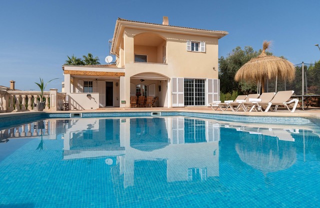 Villa Sayana with Mountain Views, Pool, Garden and Wi-Fi