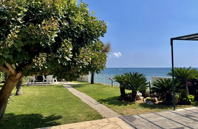 Villa sea between Avola and Noto
