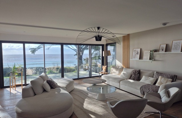 Villa sea view in Saint Marc sur Mer direct beach access