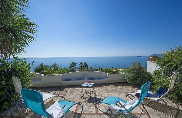 Villa Serafina: An elegant and welcoming two-story independent house which faces the sun and the sea, with Free WI-FI.