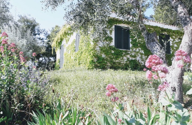 VILLA SERENA WITH LARGE GARDEN FOR 6 PEOPLE.