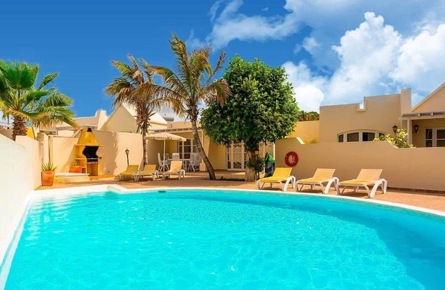 Villa Sol - Three Bedroom Villa, Sleeps 6