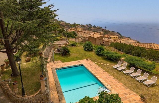 Villa Son Vives, stunning mansion with unbeatable panoramic sea views in Banyalbufar