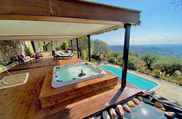Villa & Spa Mas des Oliviers: Heated swimming pool, Jacuzzi, Sauna, steam room