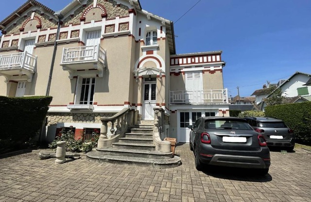 Villa spacieuse à Cabourg, 200m plage, jardin, 5 chambres, parking, ménage inclus - FR-1-487-359
