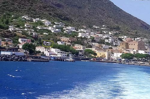 Villa sul Porto di Salina isole Eolie