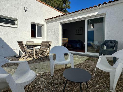 Villa T3 à 100m de la mer, 500m des commerces, terrasse, parking, fibre - La Palmyre - FR-1-705-37
