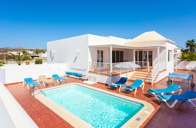 Villa Tania - Five Bedroom Villa, Sleeps 10