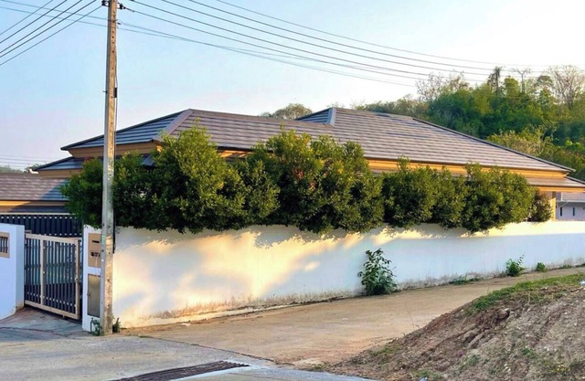 Villa with Private Pool and BBQ, 3 KM from the Beach!