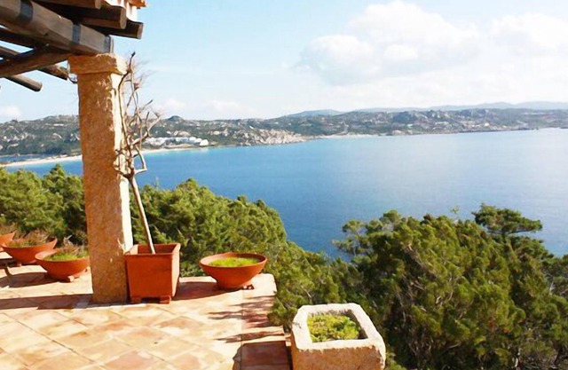Villa the waterfront in the heart of the Regional Natural Park of Capo Testa