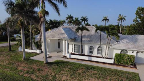 Villa The White House