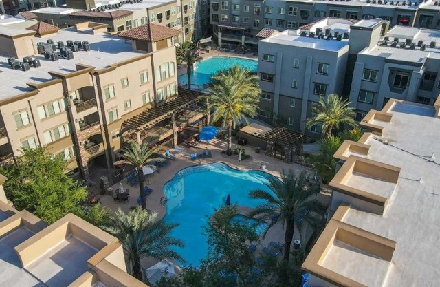 Villa Toscana condo
