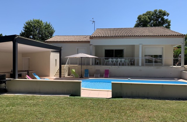 VILLA TOURNONNAISE 4 * AT THE FOOT OF A XIII CENTURY ROYAL BASTIDE