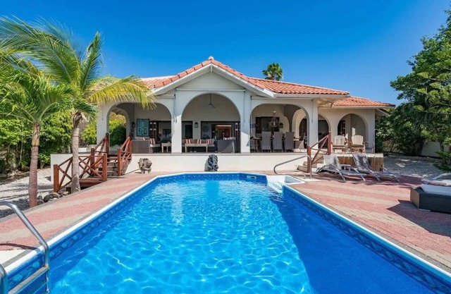Villa Trupial is a family house with a great view over the Caribbean ocean