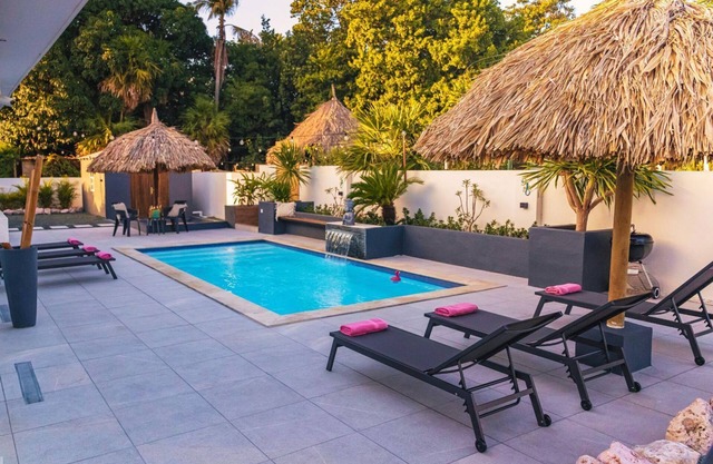 Villa Ventre Curacao, a Tropical Paradise in Perfect Location!