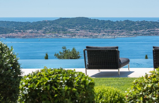 Villa vue Exeptionnelle sur St Tropez et le Golf