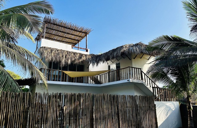 Villa Wabi "En el paredón, Frente al mar"nn