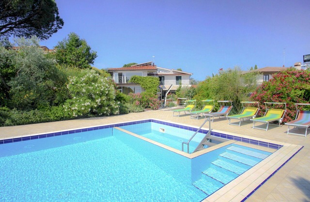 Villa with A/C, private pool, hot tub, WIFI, TV, terrace, pets allowed, panoramic view, parking