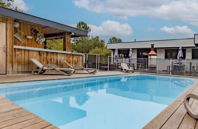 Villa with 7 bedrooms and pool For 16