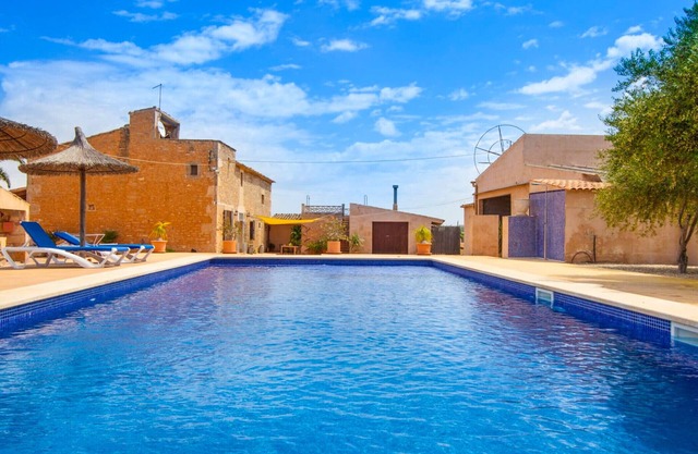 Villa with detached house, air conditioning, wifi, garden, private swimming pool