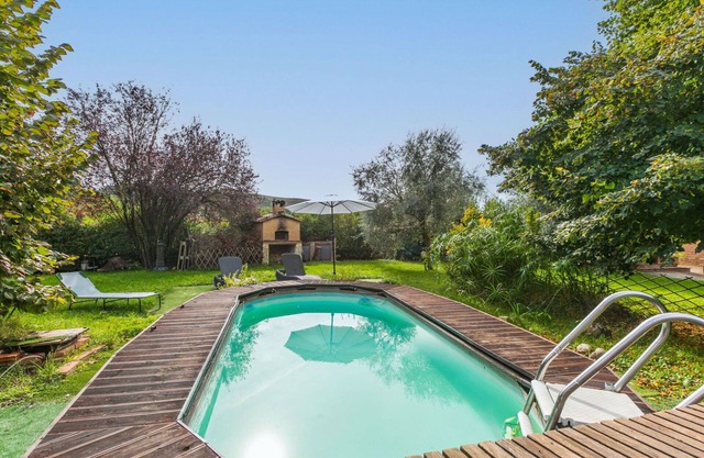 Villa with hot tub, WIFI, A/C, private pool, TV, patio, pets allowed, panoramic view, parking