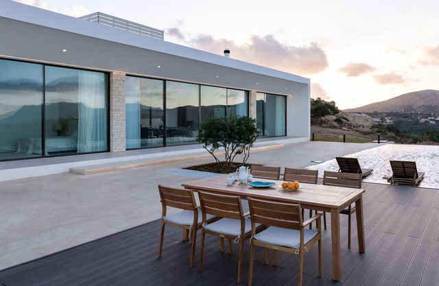 Villa with infinity heated pool fantastic views