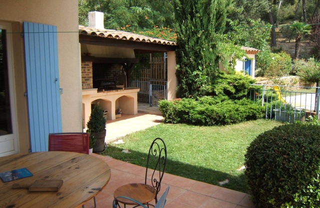 Villa with pool and large garden