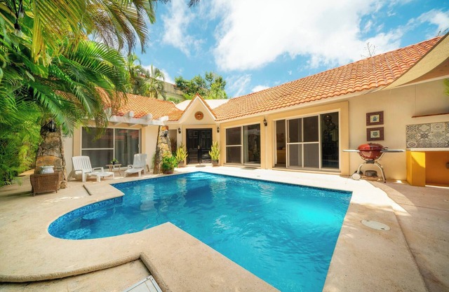 Villa with Private Pool 3 Br- At Playacar 2