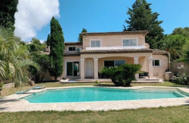 VILLA WITH PRIVATE POOL IN PEACE