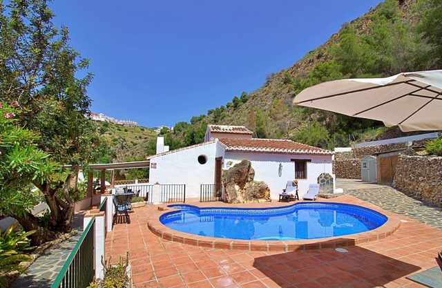 Villa with private pool, unwind in the Frigiliana countryside