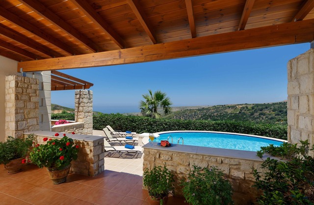 Villa with private pool & sea view for absolute privacy and serenity.