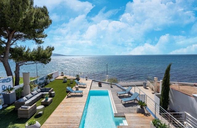 Villa with private pool and lagoon views