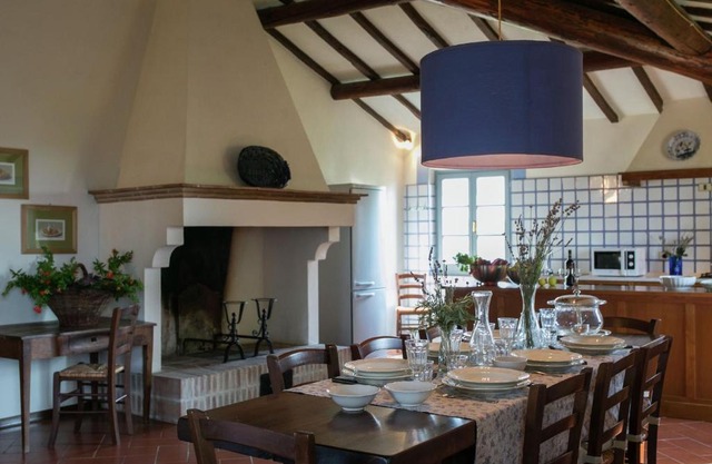 Villa with private swimming pool and spacious garden in the Valdichiana, close to Cortona