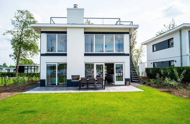 Villa with roof terrace near the Veluwemeer