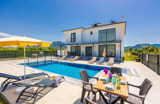 Villa Wonder - Five Bedroom Villa, Sleeps 9