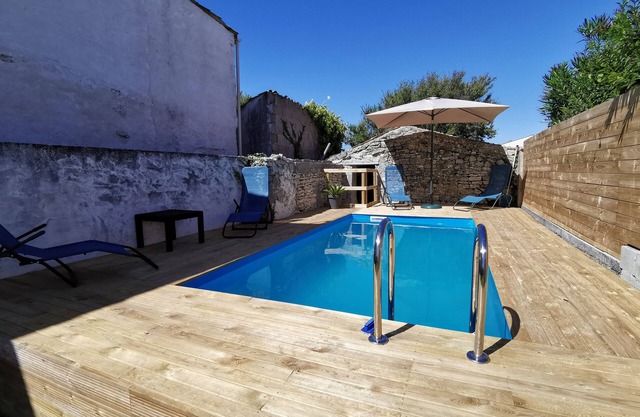 Village house with swimming pool 5x3