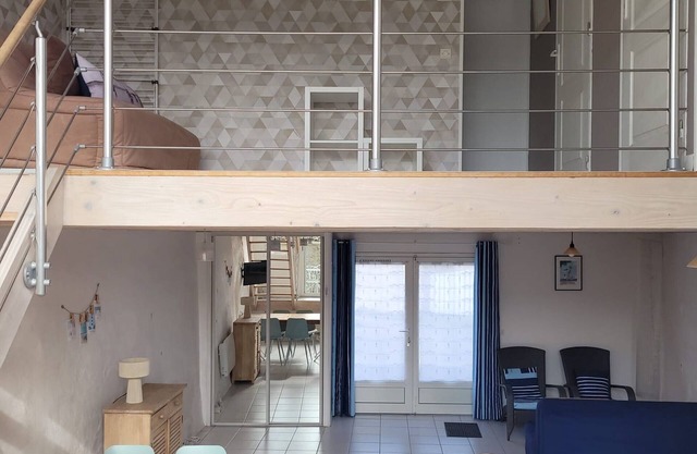Village house in the heart of Oléron salt marshes, 100m from shops