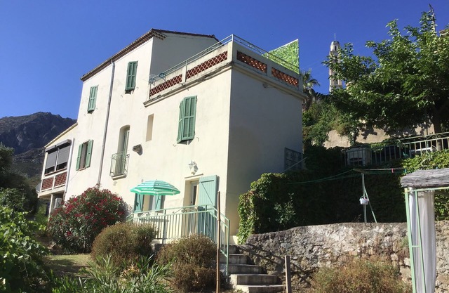 Village house 15 minutes from the beach