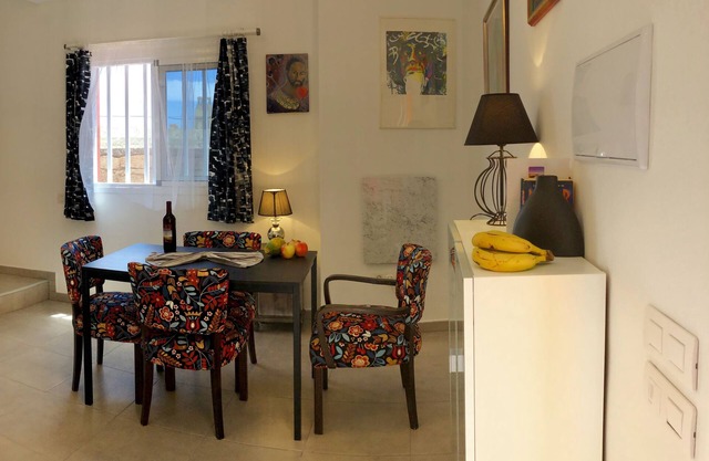 Village house completely renovated with 4 apartments, with courtyard in Arico Viejo.