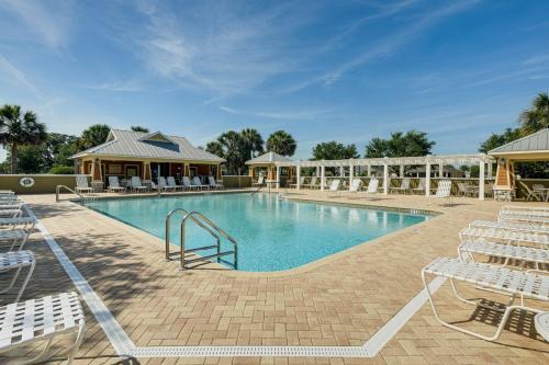 Village of Collier Retreat with Golf Cart and Lanai!