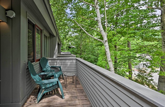 Village of Loon Mtn Condo w/Fireplace & Balcony!