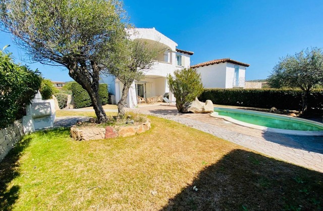 Villetta Conchiglia with swimming pool.